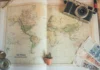 Kolik stojí cesta do Austrálie? Reálný rozpočet v AUD i Kč Cestovatelé si počítají rozpočet na cestu do Austrálie pomocí notebooku, mapy a poznámek